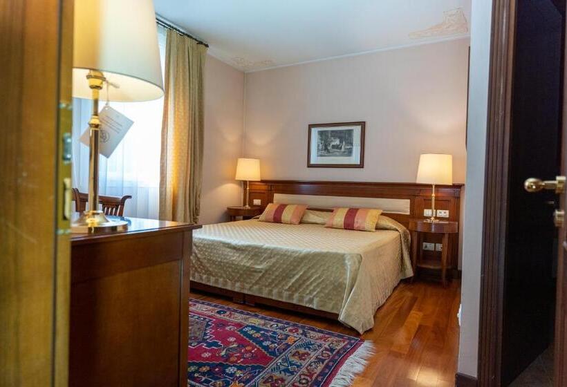 Quarto Estandar, Le Muse