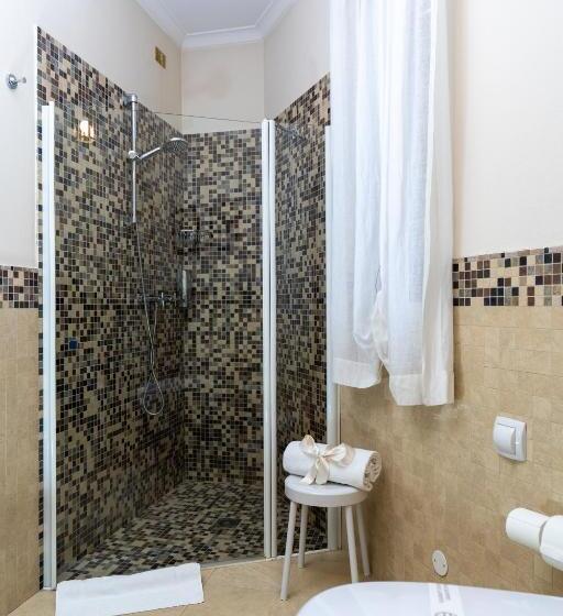 Quarto Estandar, Le Muse