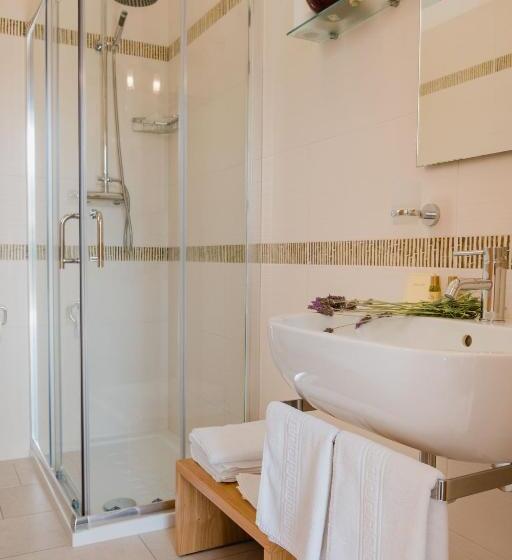اتاق سوپریور با تخت بزرگ, Masseria Tenuta Flora Maria