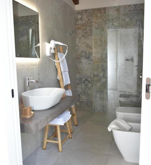 اتاق لوکس با تخت بزرگ, Masseria Tenuta Flora Maria