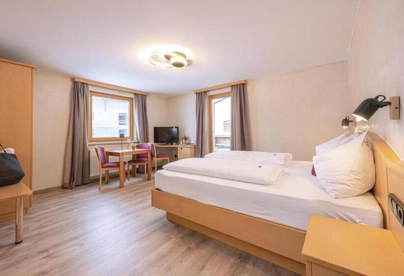 Family Suite, Acherl