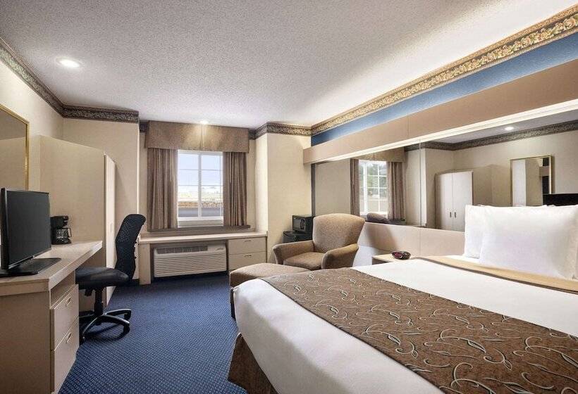 Люкс, Travelodge By Wyndham Fort Scott