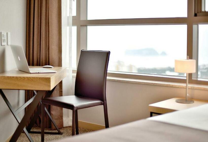 디럭스 룸, Eastern Hotel Jeju