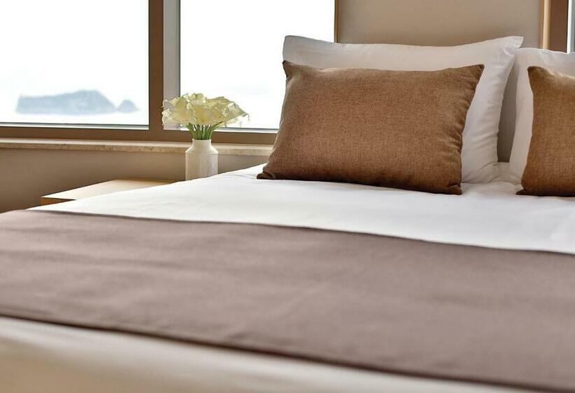 Номер Deluxe, Eastern Hotel Jeju