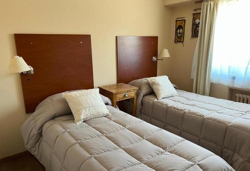 اتاق خانوادگی, Le Charme Con Parking