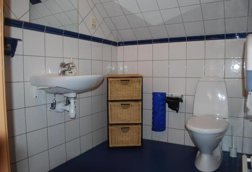 غرفة قياسية ثلاثية, åhus B&b Och Vandrarhem