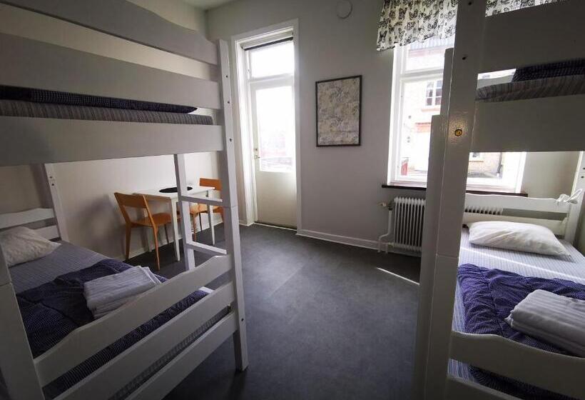 اتاق چهار تخته با دستشویی مشترک, åhus B&b Och Vandrarhem