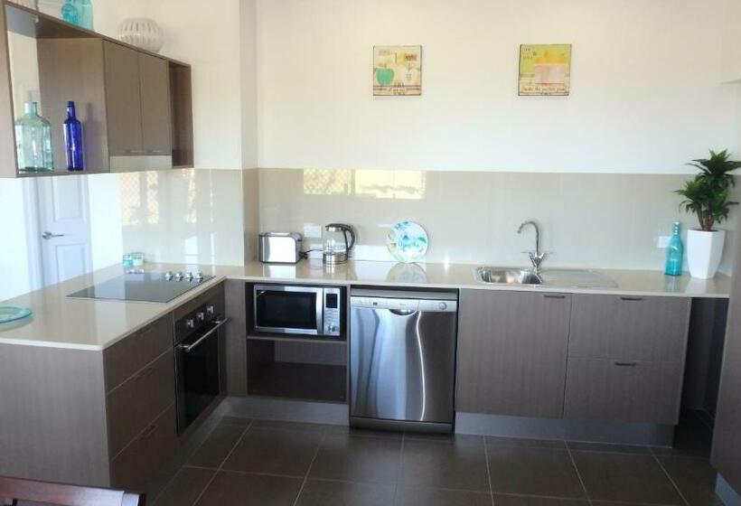 Апартаменты 2 Спальни, Nautilus Apartments