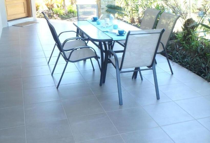 Апартаменты 2 Спальни, Nautilus Apartments