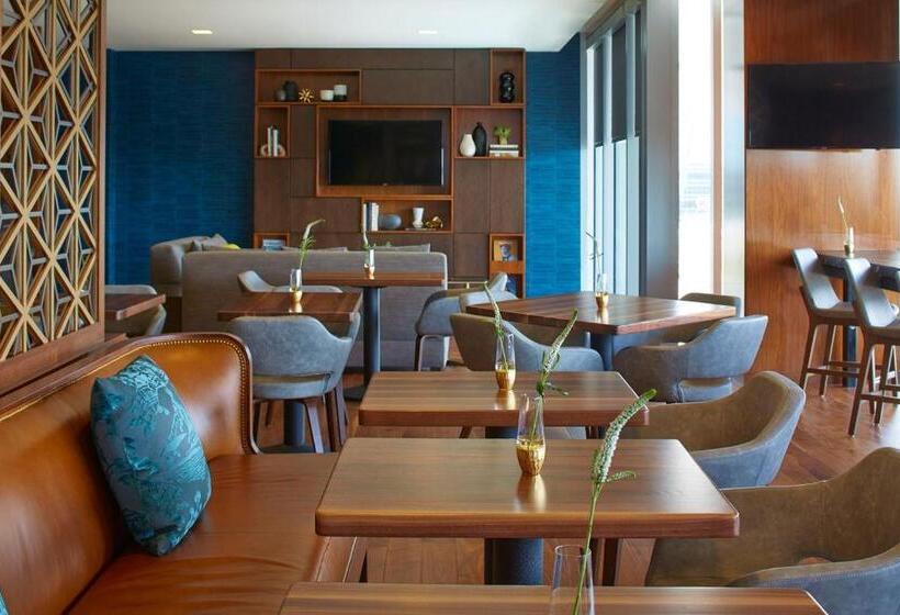 Номер Клуб Кровать Кинг, Renaissance Dallas At Plano Legacy West