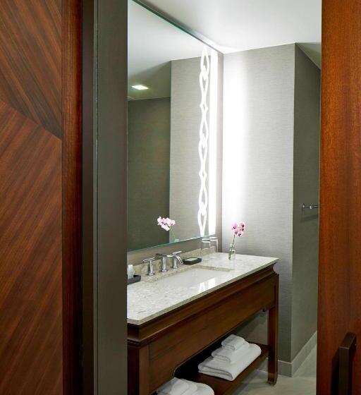 Номер Клуб Кровать Кинг, Renaissance Dallas At Plano Legacy West