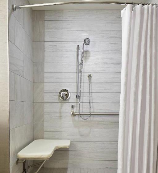 Номер Стандарт, Renaissance Dallas At Plano Legacy West