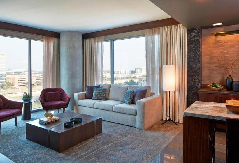 Люкс Executive Кровать Кинг, Renaissance Dallas At Plano Legacy West