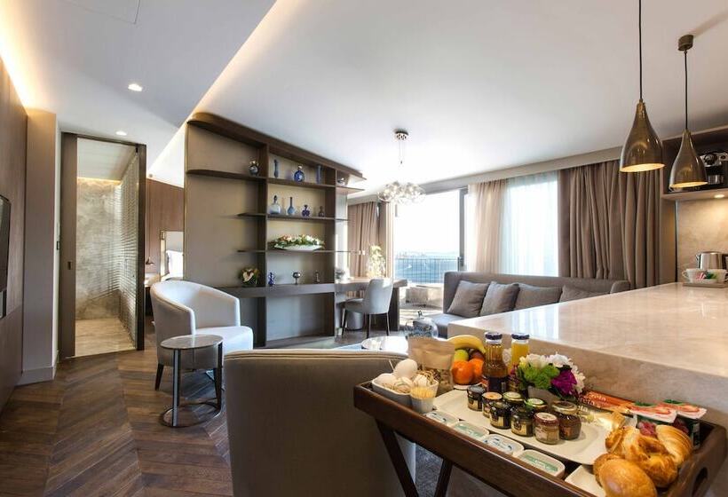 سوییت با چشم‌انداز دریا, Noble22 Suites Special Category
