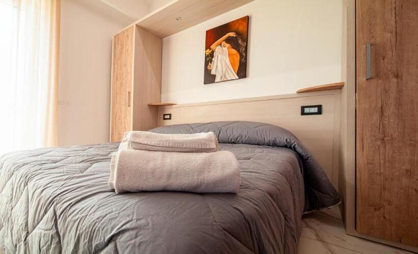 Апартаменты 1 Спальня с Видом, Casa Vacanze Mariaelena   Momena