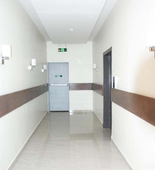 استودیوی استاندارد, اجنحة هدوء الصيف الفندقية
