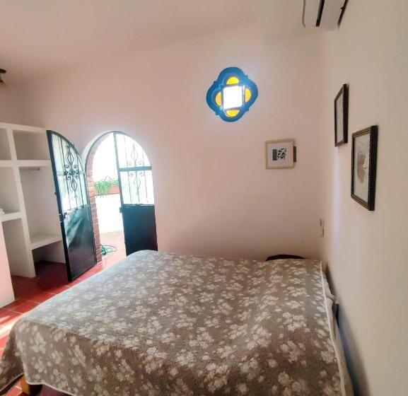 اتاق استاندارد با چشم‌انداز استخر, Casa Rey Sol Vallarta