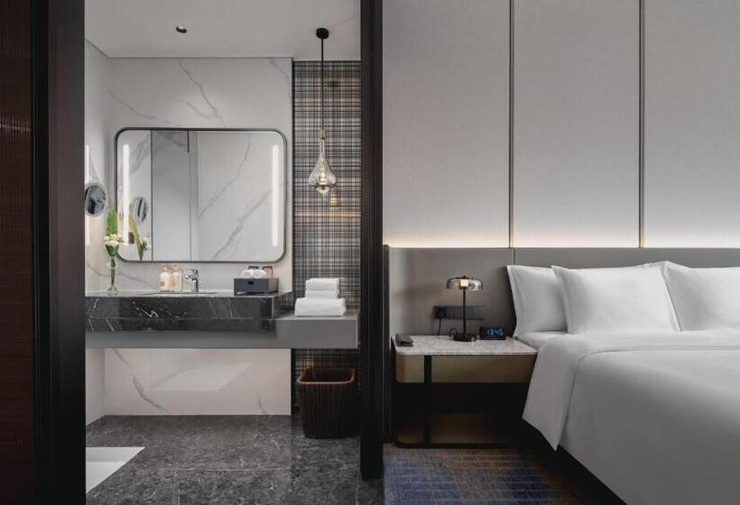 스탠다드 룸 킹사이즈 침대, Crowne Plaza Shangluo By Ihg