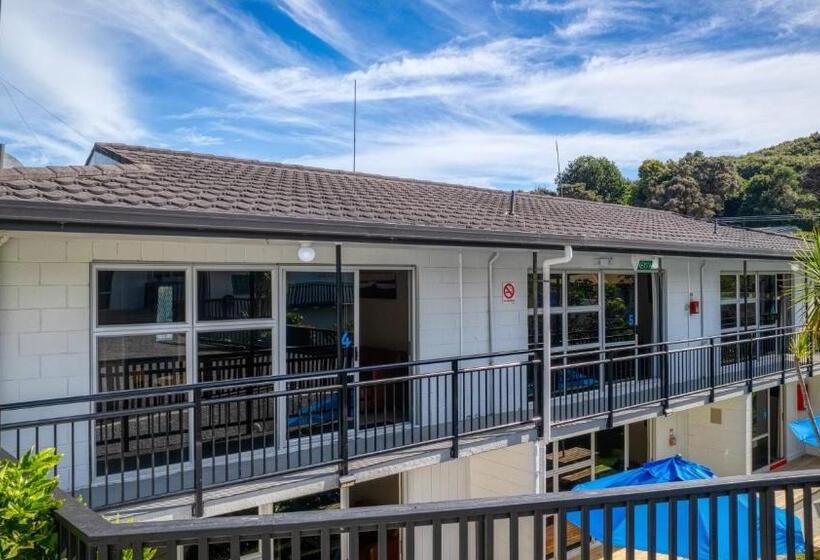 Номер Стандарт, The Captains Motel