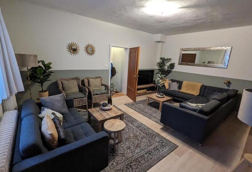 Трехместный Номер Стандарт с Балконом, Chalet Hans