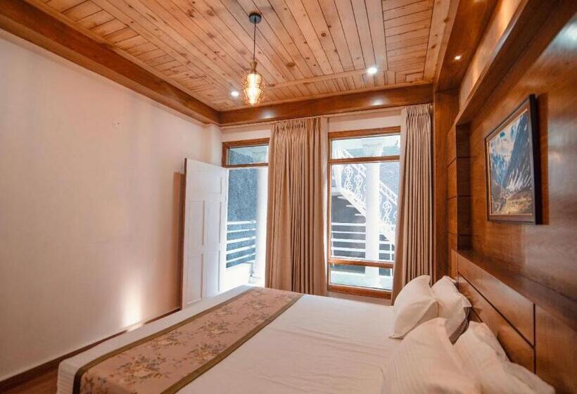 디럭스 룸 킹사이즈 침대, 7 Oak Sanjauli Bed&breakfast