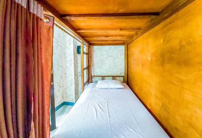 공동 객실, Shooting Star Hostel Kuta Redpartner   Mixed Dormitory