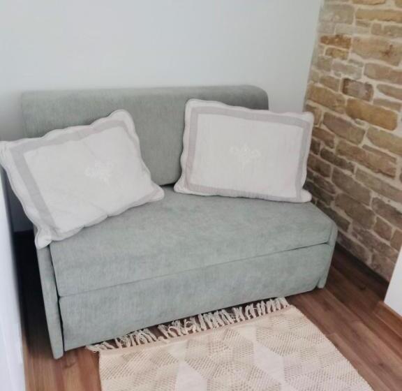 Дом 1 Спальня, Verta House