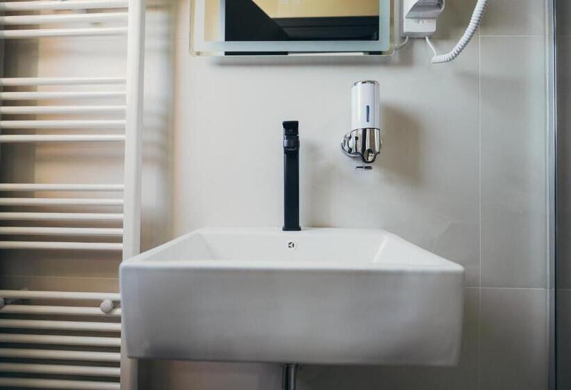 اتاق خانوادگی, Wellness Spa Hotel Jola