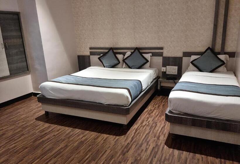 Трехместный Номер Deluxe, Kiara Eshosans Palace