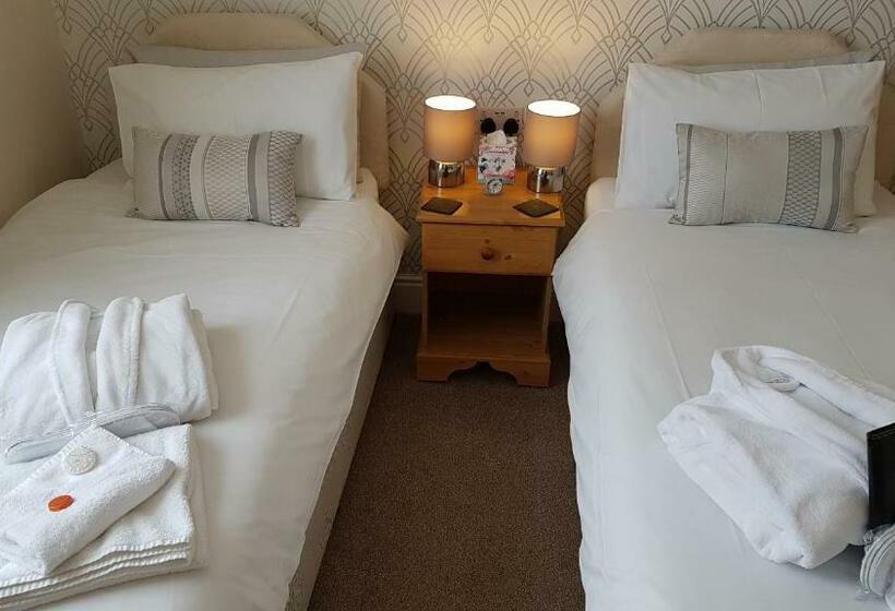 Quarto Estandar, Agar House
