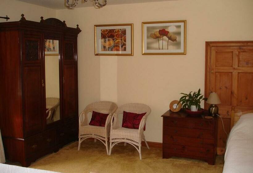 Четырехместный Номер Стандарт, Temple Farmhouse B&b