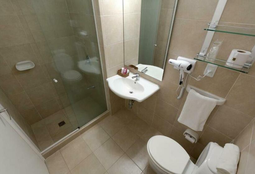 Трехместный Номер Deluxe, Gran Hotel Flores