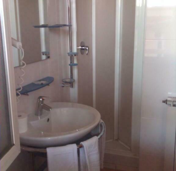 חדר אקונומי יחיד, Albergo Del Pino