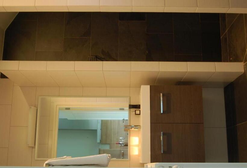 수피리어 스튜디오, B&b Roodbeekerhof