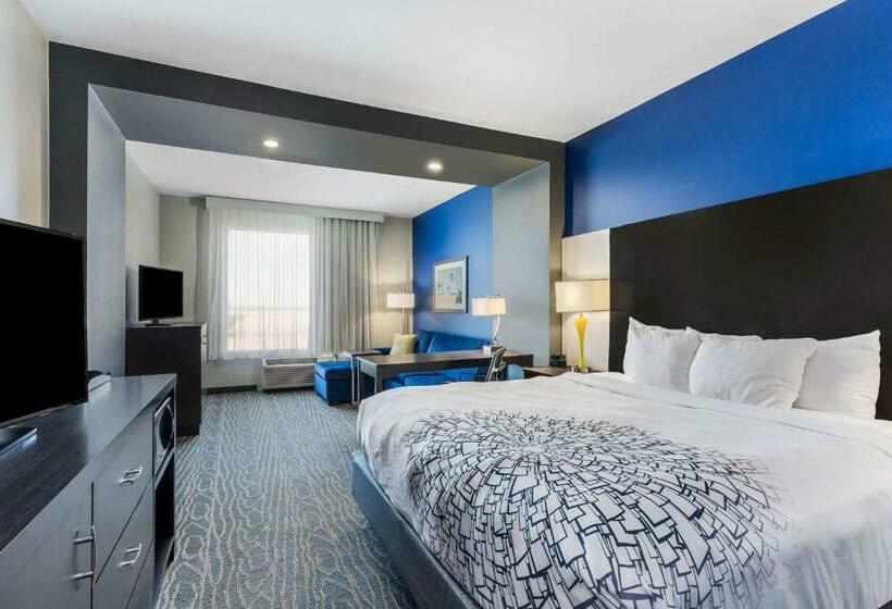 이그제큐티브 룸 킹사이즈 침대, La Quinta By Wyndham Odessa North   Sienna Tower