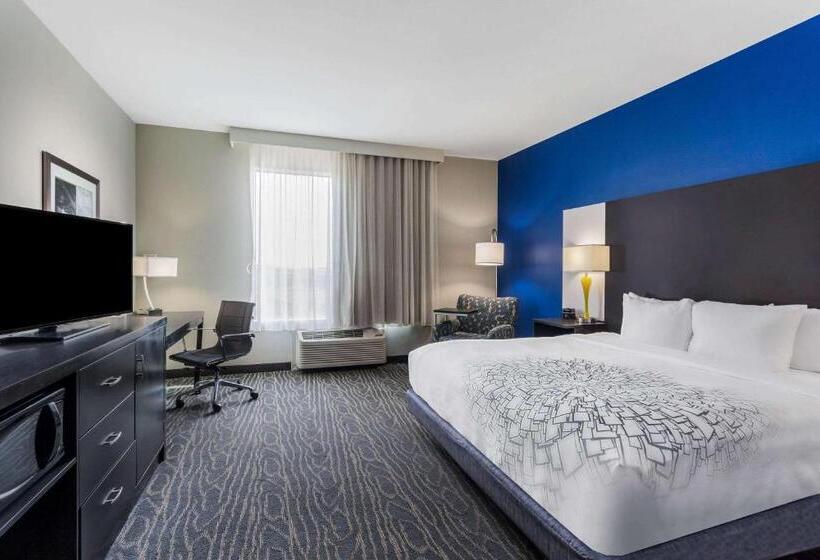 장애인을 위한 킹사이즈 침대 스탠다드 룸, La Quinta By Wyndham Odessa North   Sienna Tower