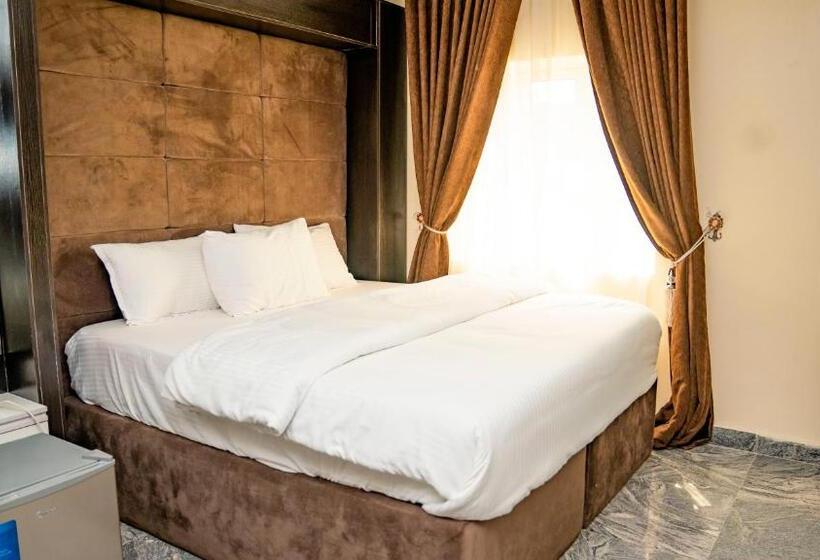 اتاق اکونومی, Perly Gate Residence