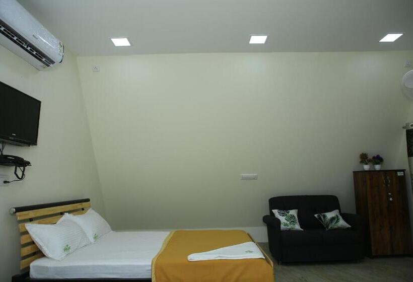 家庭套房, Greenleaf Resorts And Restaurant