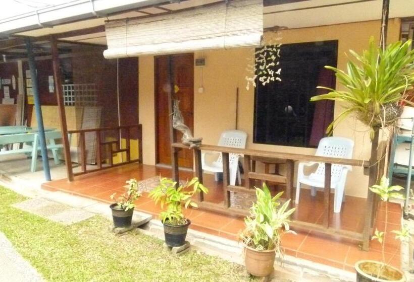 اتاق استاندارد با چشم‌انداز باغ, Cheers Garden Chalet