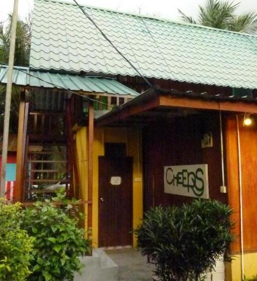 اتاق استاندارد سه تخته با سرویس بهداشتی مشترک, Cheers Garden Chalet