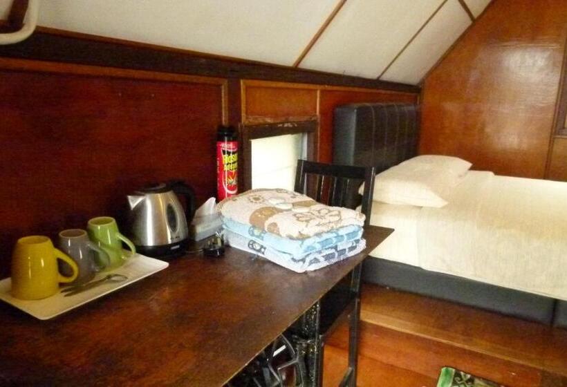 اتاق استاندارد سه تخته با سرویس بهداشتی مشترک, Cheers Garden Chalet