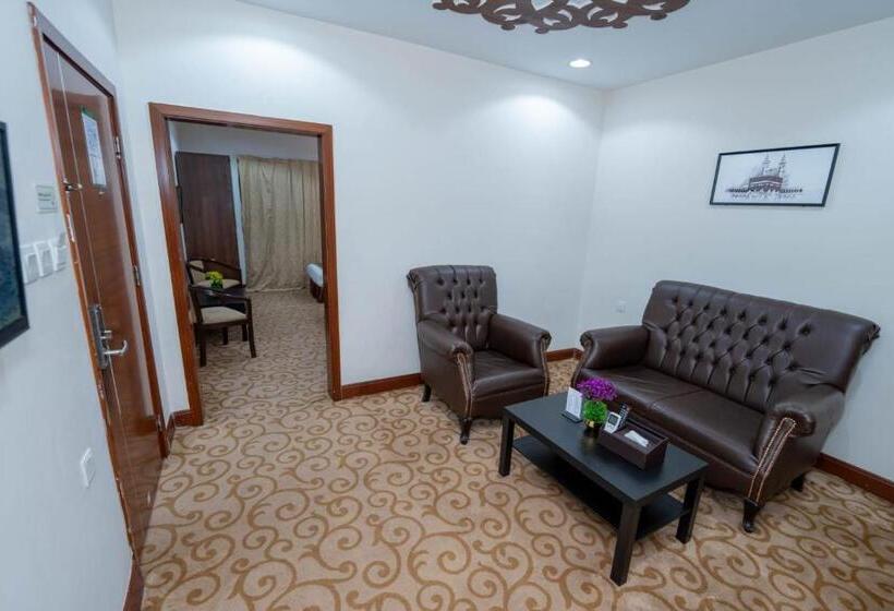 Economy Triple Room, Rizq Palace Hotel فندق قصر رزق