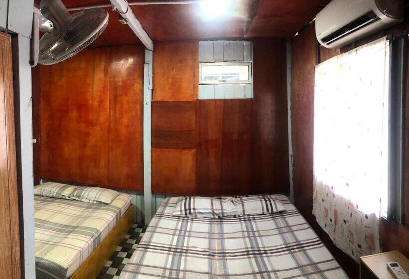 Economy Quadruple Room, Z&z Budget Room