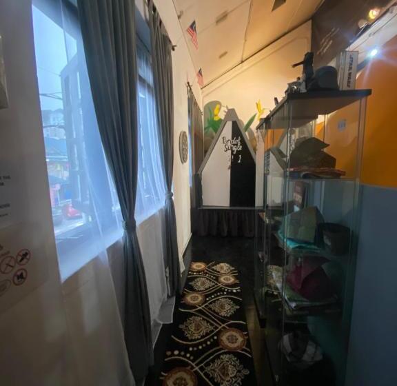 چادر با خدمات رفاهی استاندارد, Hikers Sleep Port Guesthouse