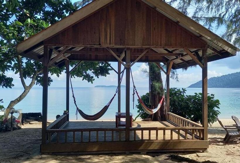 اتاق خانوادگی, Swiss Cottage Tioman