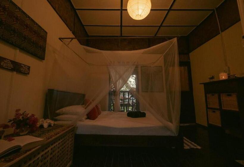 اتاق خانوادگی, Swiss Cottage Tioman