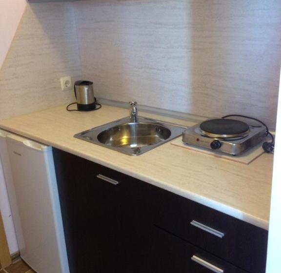 Quarto Estandar com Sacada, Guest House Sng