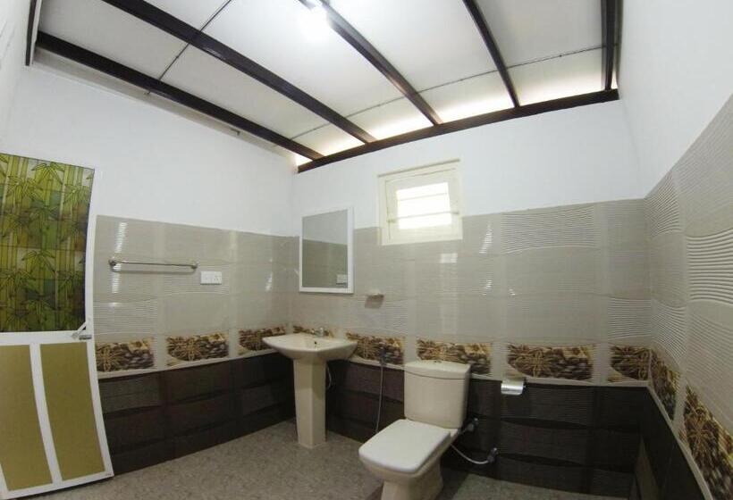 اتاق اکونومی, Mirissa White House