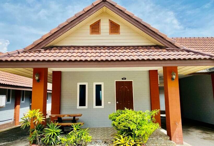 اتاق استاندارد, Benwadee Resort Pattaya
