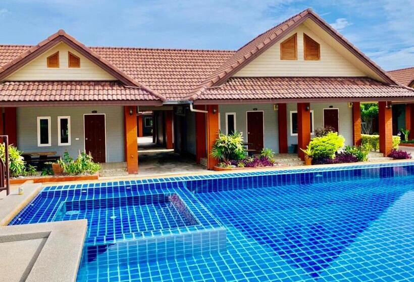 اتاق استاندارد, Benwadee Resort Pattaya